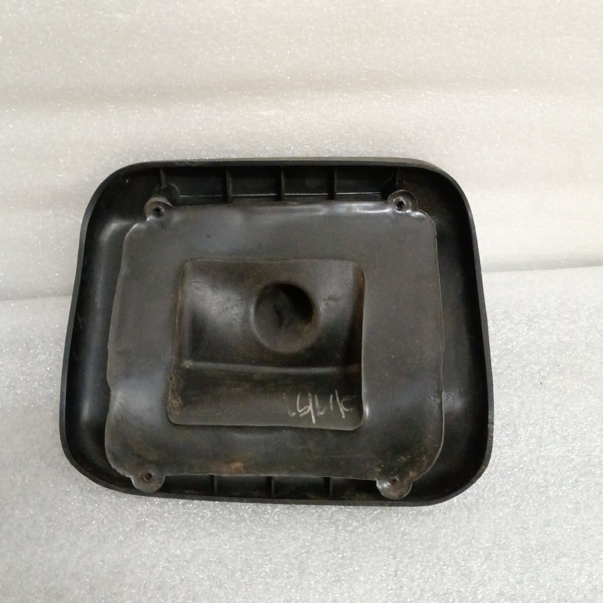 Ford 03-07 F250/F350 SuperDuty transfer case shifter assembly linkage, includes mounting bolts and transfer case attachment.