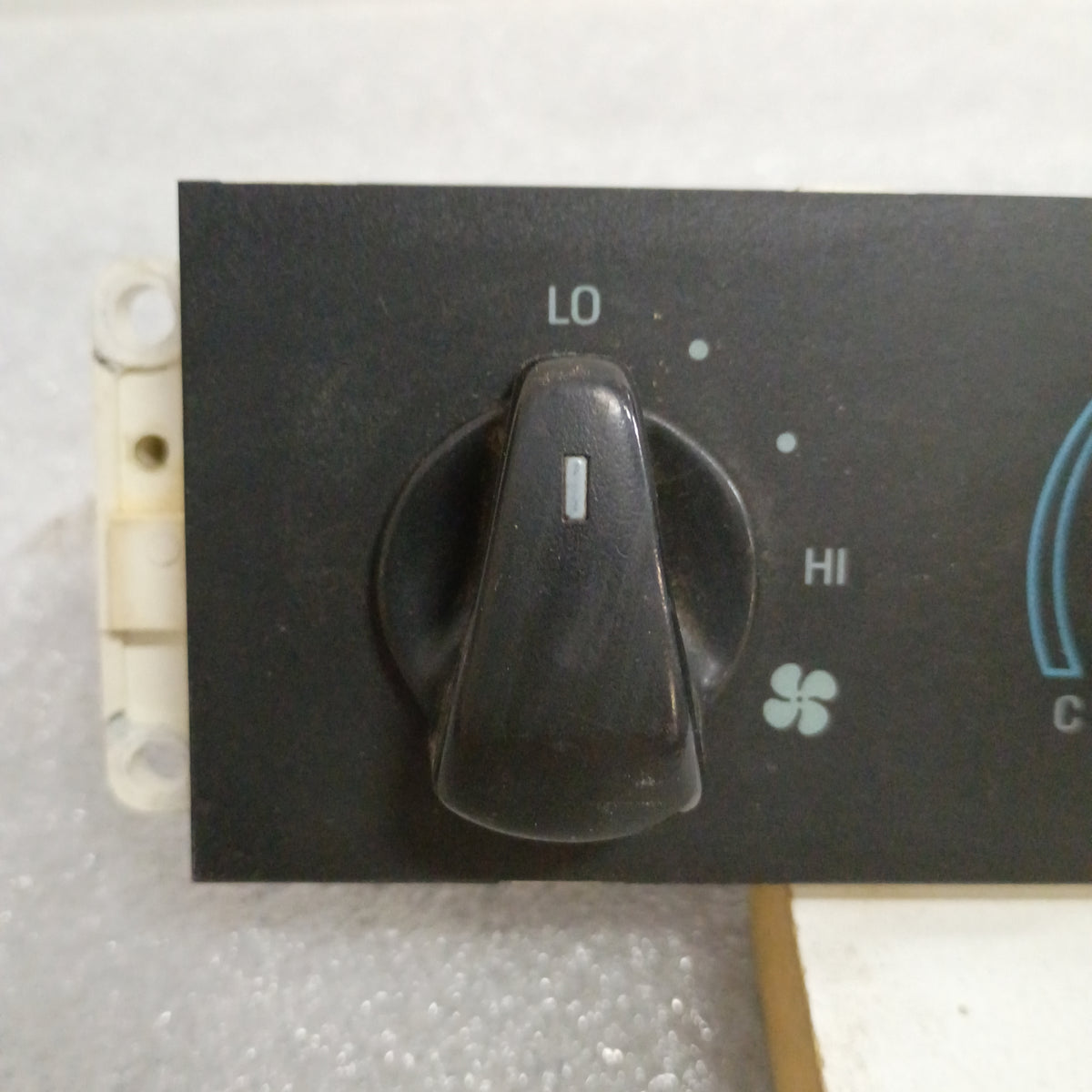 92-95 Heater / HVAC Control without Air Conditioning (Used) Ford F150 F250 F350 Bronco