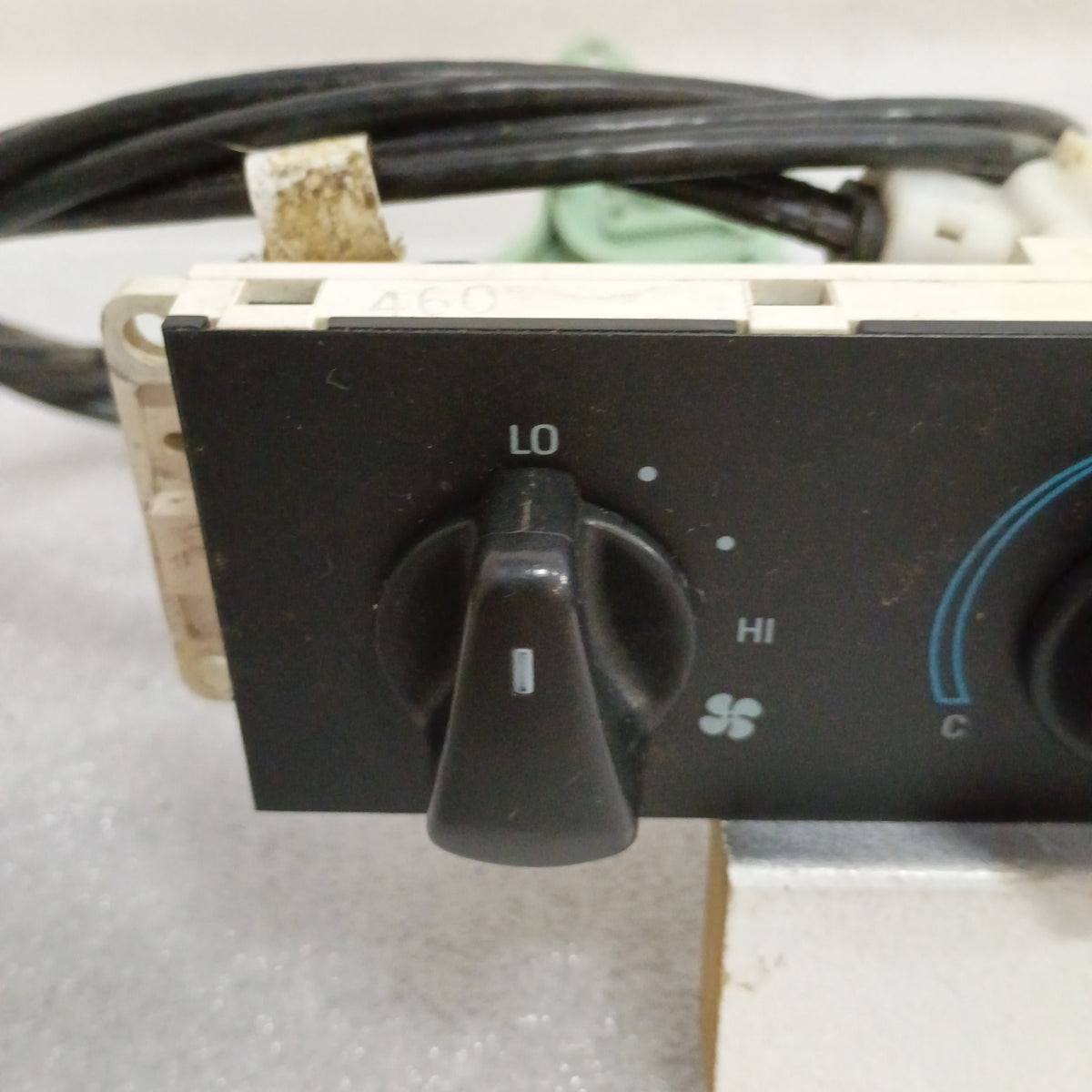 Ford dual cable HVAC control with knobs, compatible with 92-97 F150, F250, F350, Bronco. Original part with temperature, fan settings.