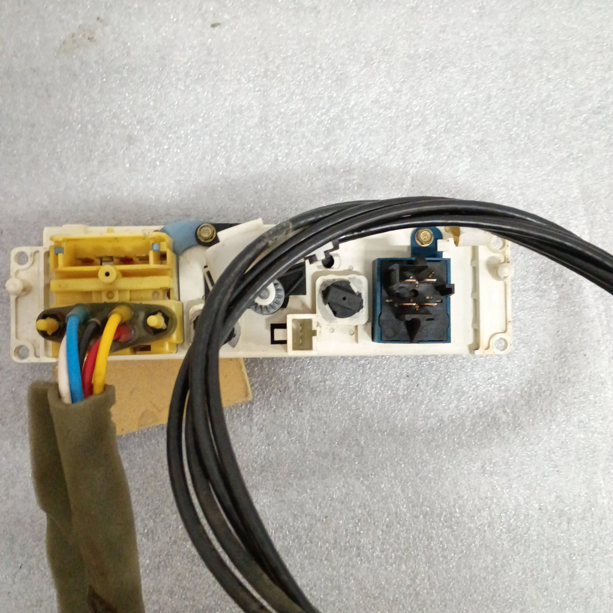 Ford dual cable heater control for 92-97 F150, F250, F350, and Bronco with AC, featuring knobs and wiring.
