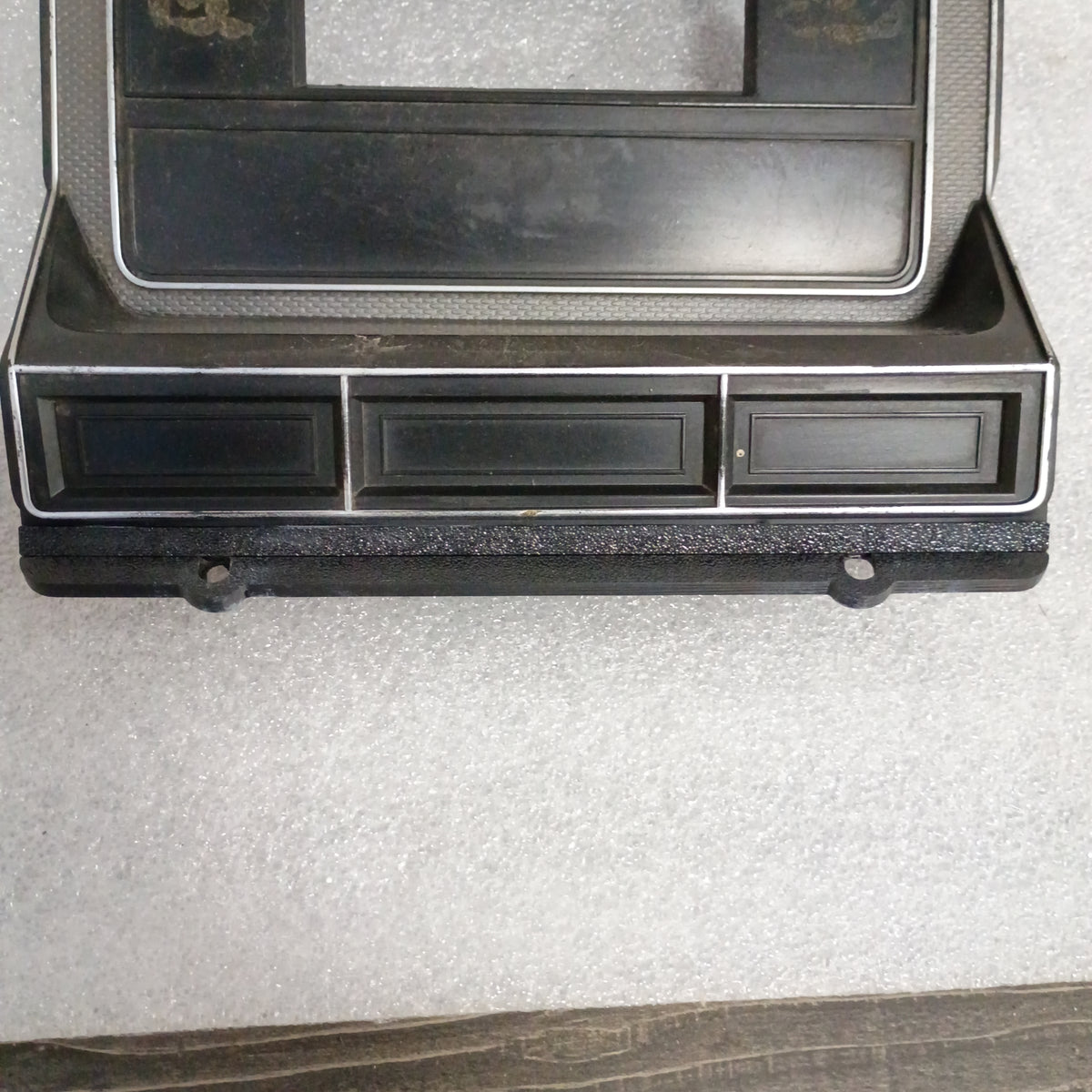 80-86 Silver Radio & Heater Bezel (Used) Ford F150 F250 F350 Bronco
