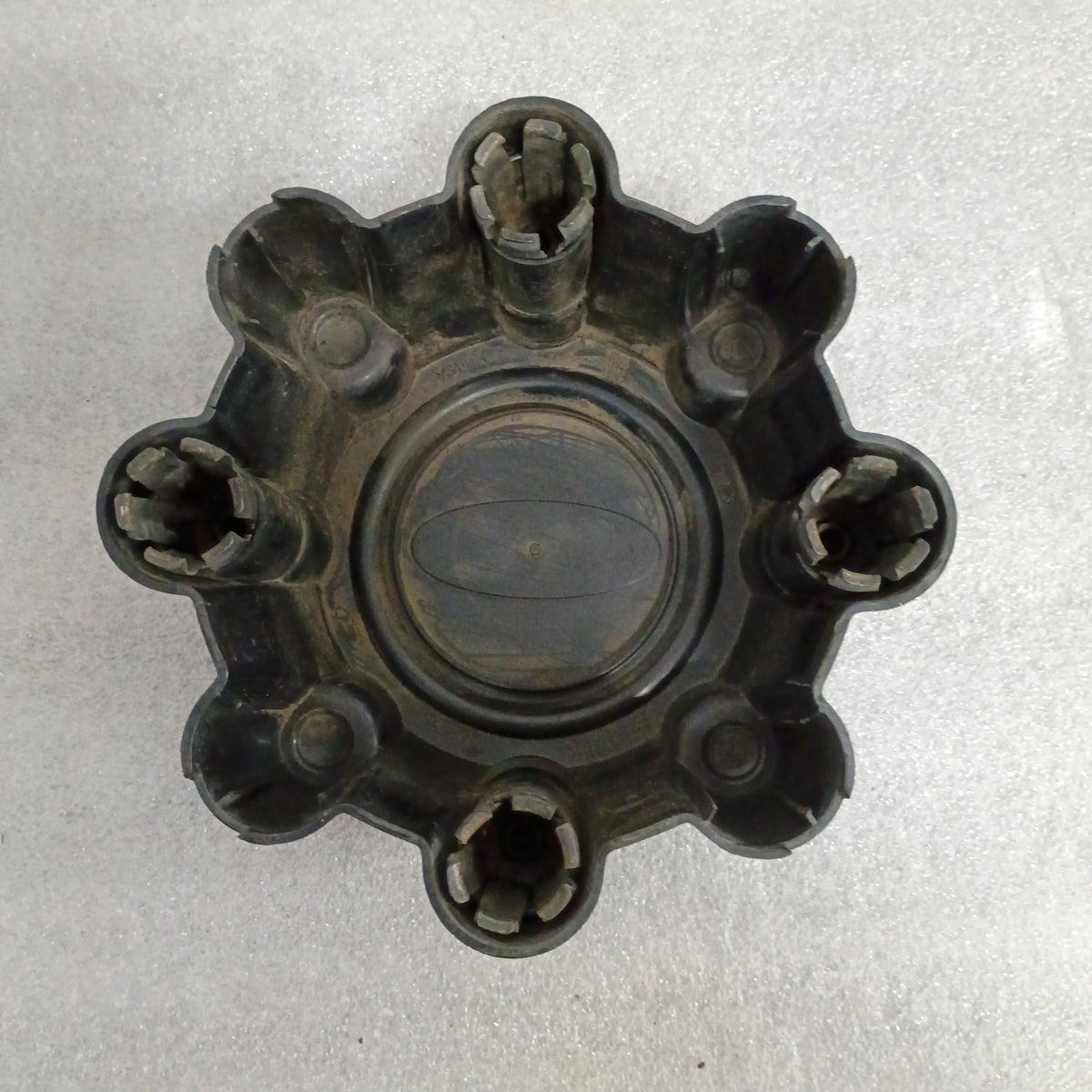 99-04 OEM Flat Black Center Caps 8 Lug 4WD (Set of 4) (Used) Ford F250 F350 Super Duty