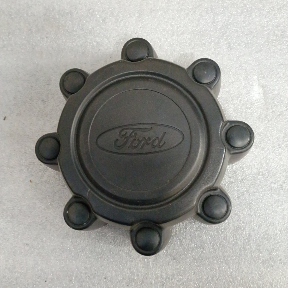 99-04 OEM Flat Black Center Caps 8 Lug 4WD (Set of 4) (Used) Ford F250 F350 Super Duty