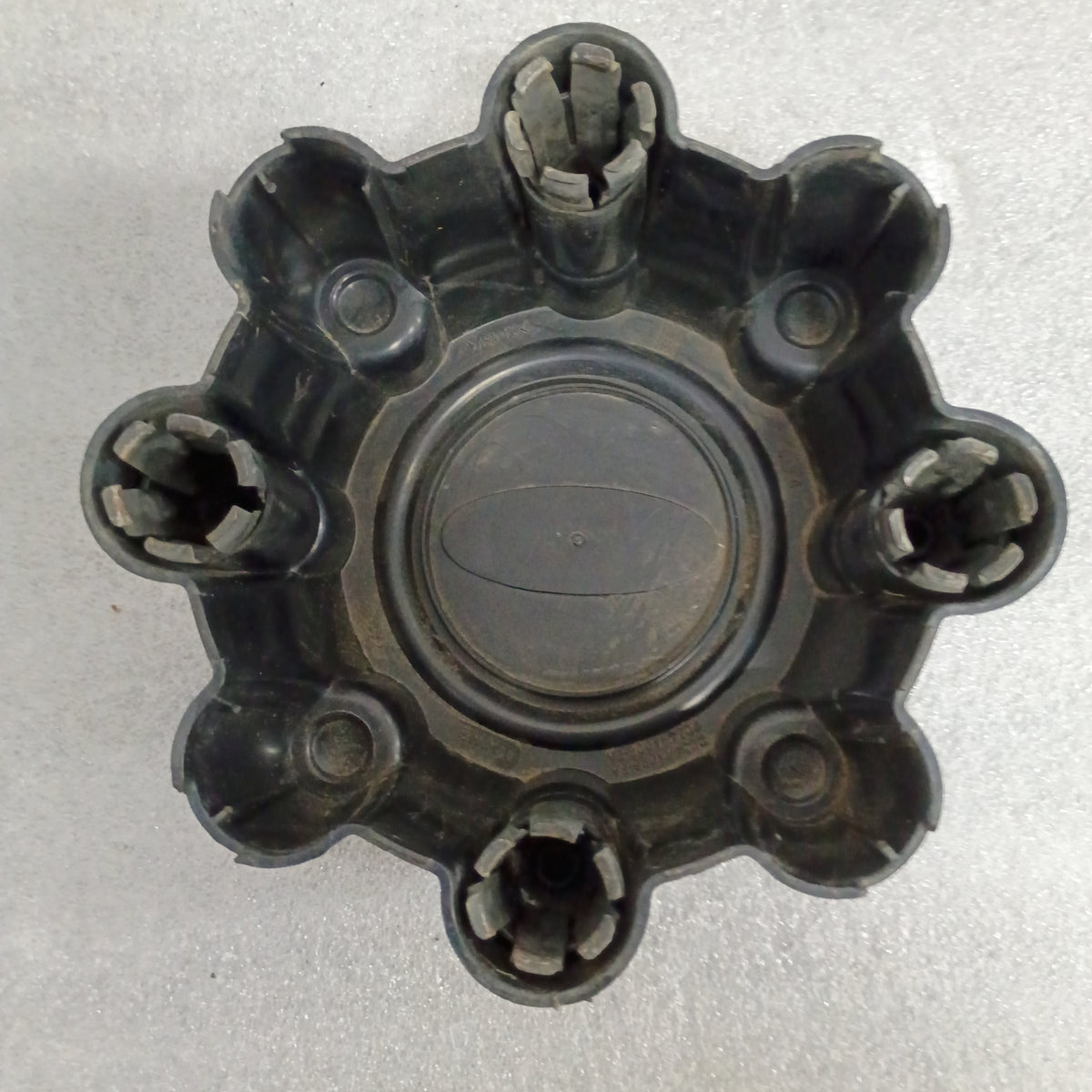 99-04 OEM Flat Black Center Caps 8 Lug 4WD (Set of 4) (Used) Ford F250 F350 Super Duty