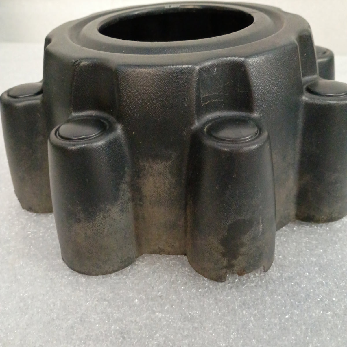 99-04 OEM Flat Black Center Caps 8 Lug 4WD (Set of 4) (Used) Ford F250 F350 Super Duty