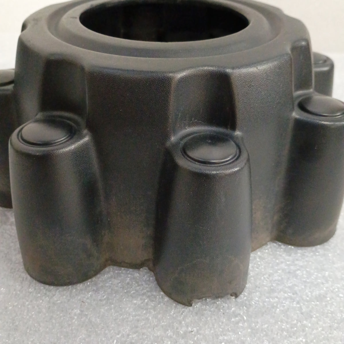 99-04 OEM Flat Black Center Caps 8 Lug 4WD (Set of 4) (Used) Ford F250 F350 Super Duty