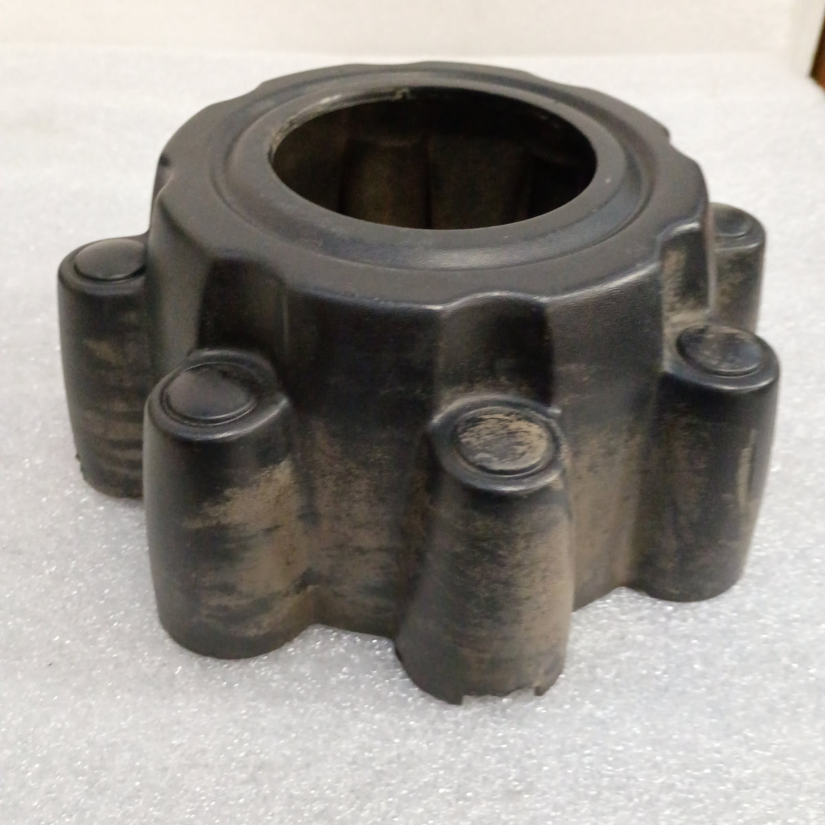 99-04 OEM Flat Black Center Caps 8 Lug 4WD (Set of 4) (Used) Ford F250 F350 Super Duty