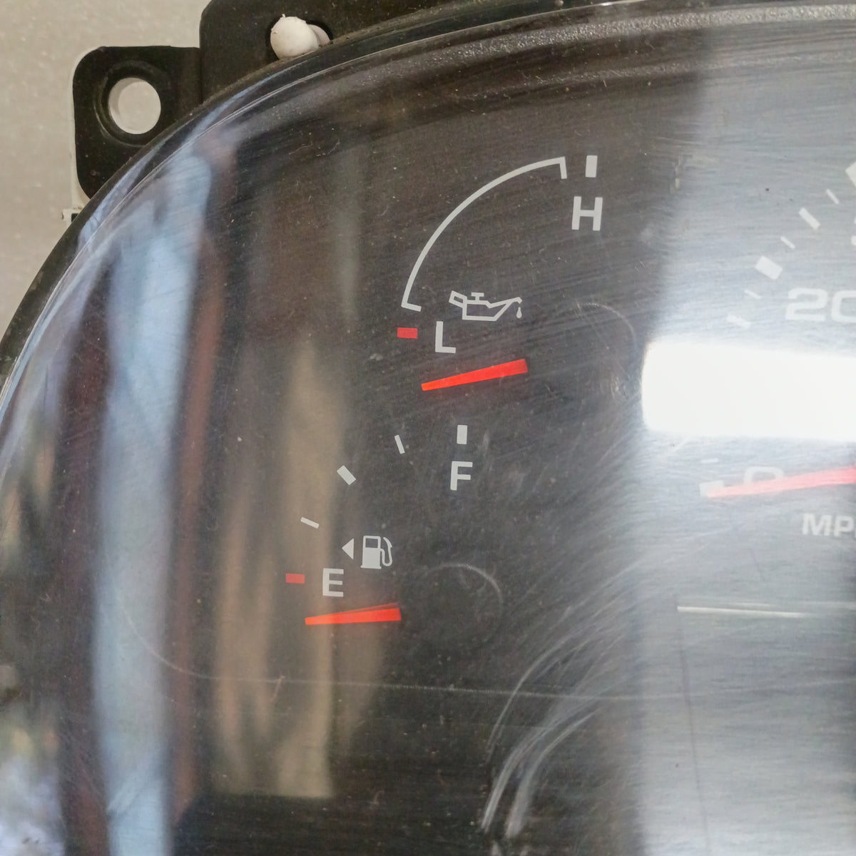02-04 Gas Gauge Cluster with Tach (Used) F250 F350 Super Duty