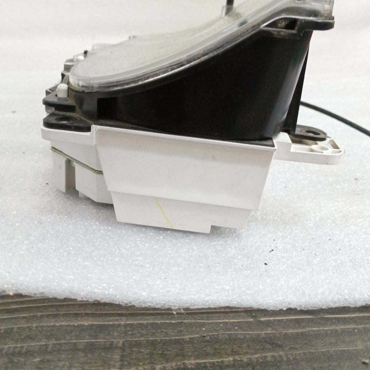 02-04 Gas Gauge Cluster with Tach (Used) F250 F350 Super Duty