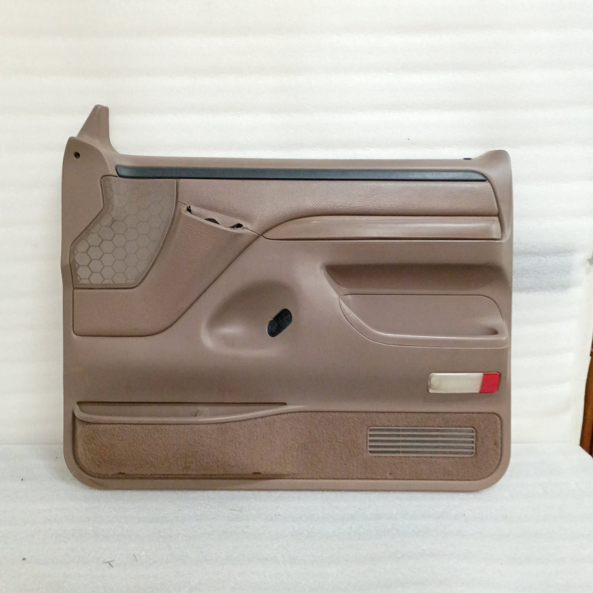 1992-1997 Deluxe Tan Deluxe Door Panels (Used) Ford F150 F250 F350 Bronco OEM XLT
