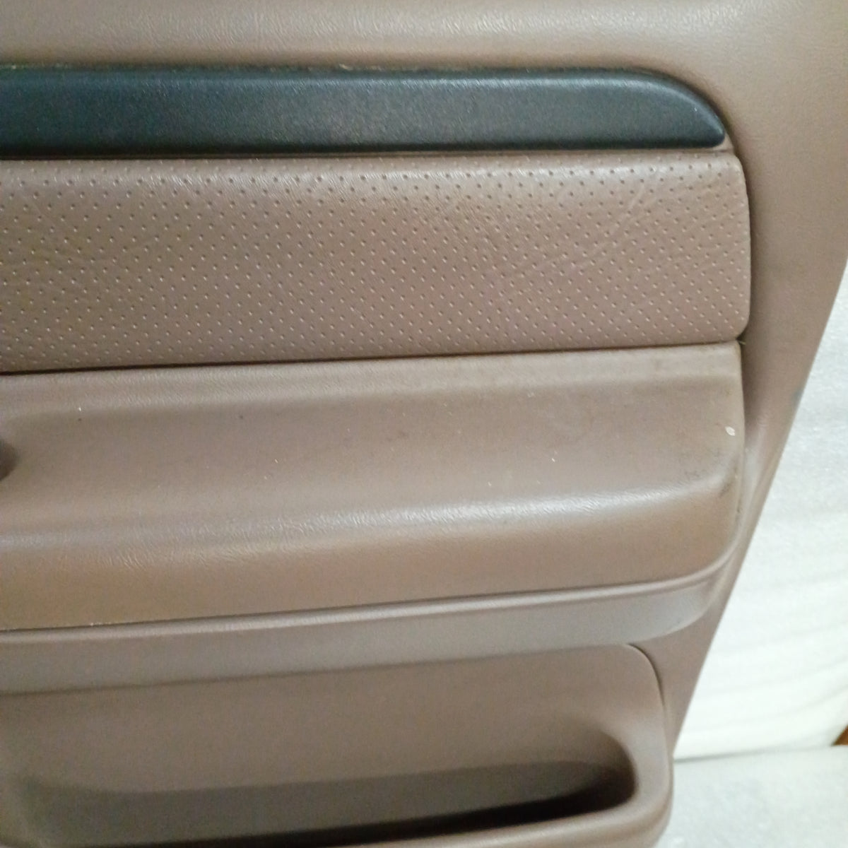 1992-1997 Deluxe Tan Deluxe Door Panels (Used) Ford F150 F250 F350 Bronco OEM XLT