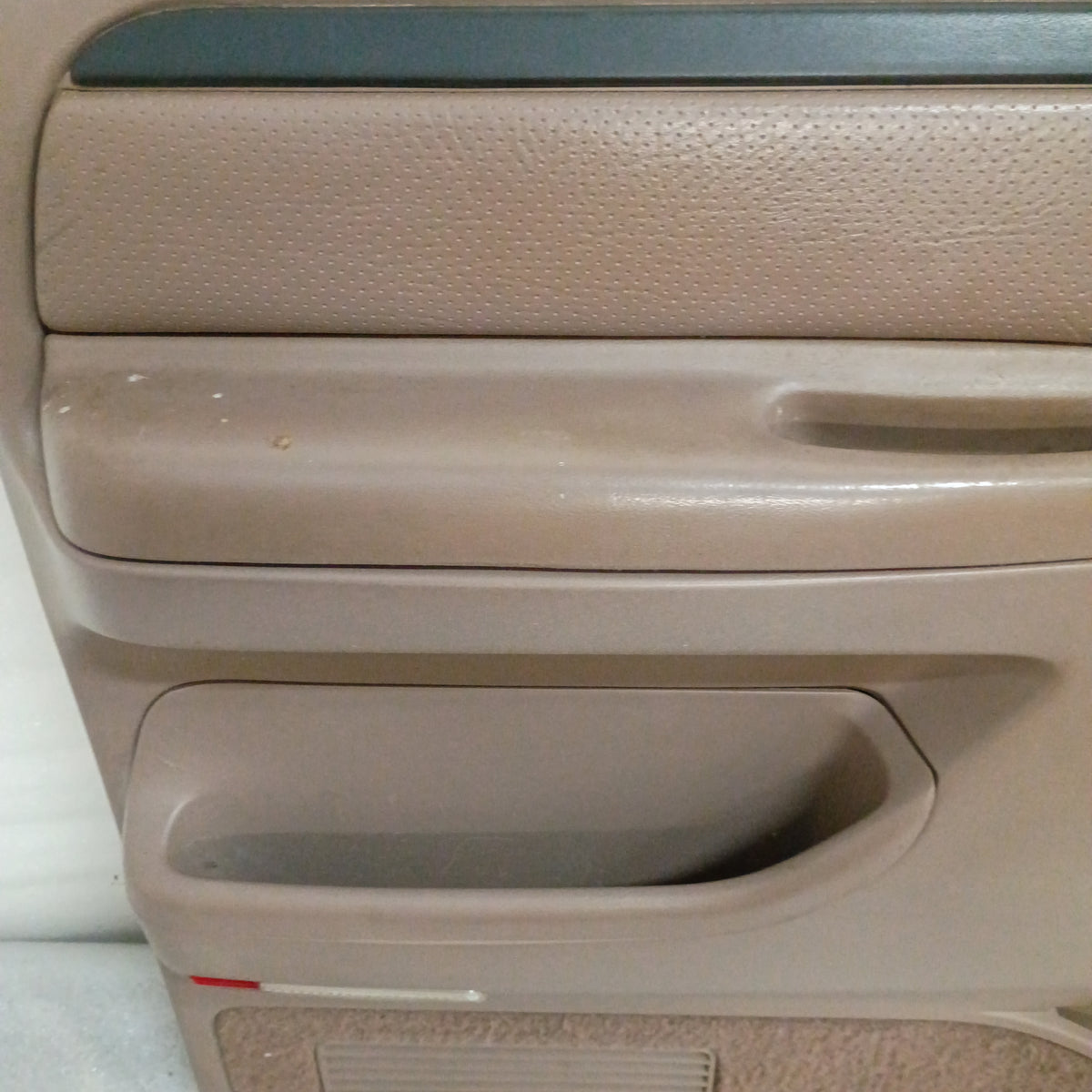 1992-1997 Deluxe Tan Deluxe Door Panels (Used) Ford F150 F250 F350 Bronco OEM XLT