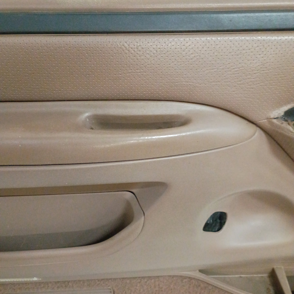 1992-1997 Deluxe Tan Deluxe Door Panels (Used) Ford F150 F250 F350 Bronco OEM XLT