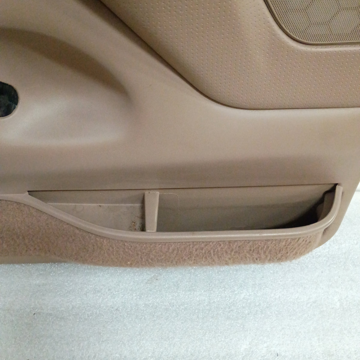 1992-1997 Deluxe Tan Deluxe Door Panels (Used) Ford F150 F250 F350 Bronco OEM XLT