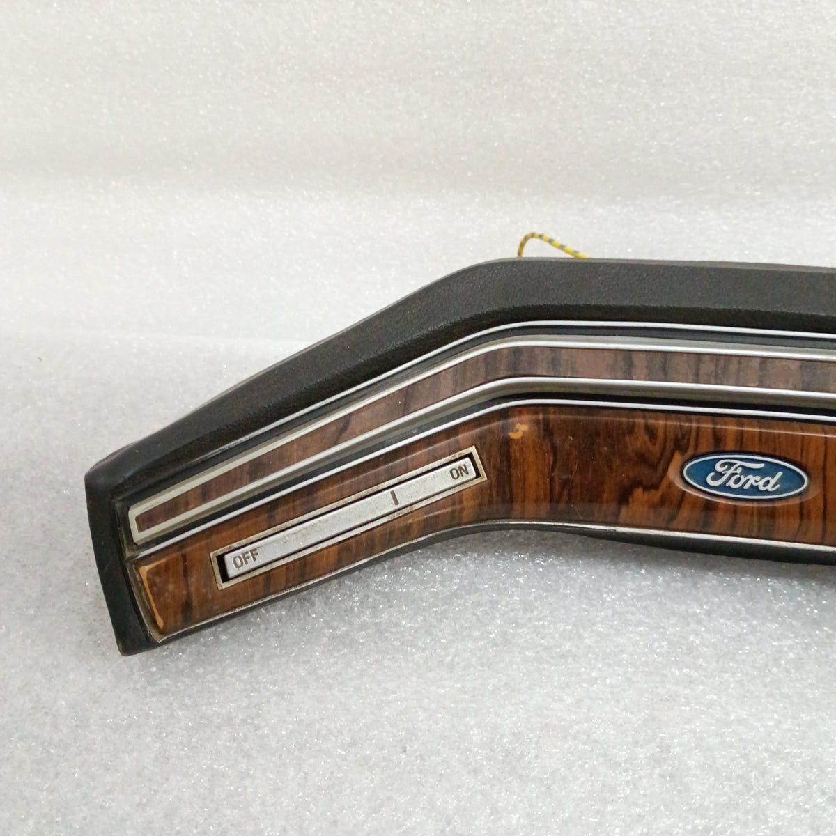 Ford Rose Wood Grain Steering Wheel Horn Pad with Off/On cruise buttons, compatible with 1980-1986 Ford F-Series.