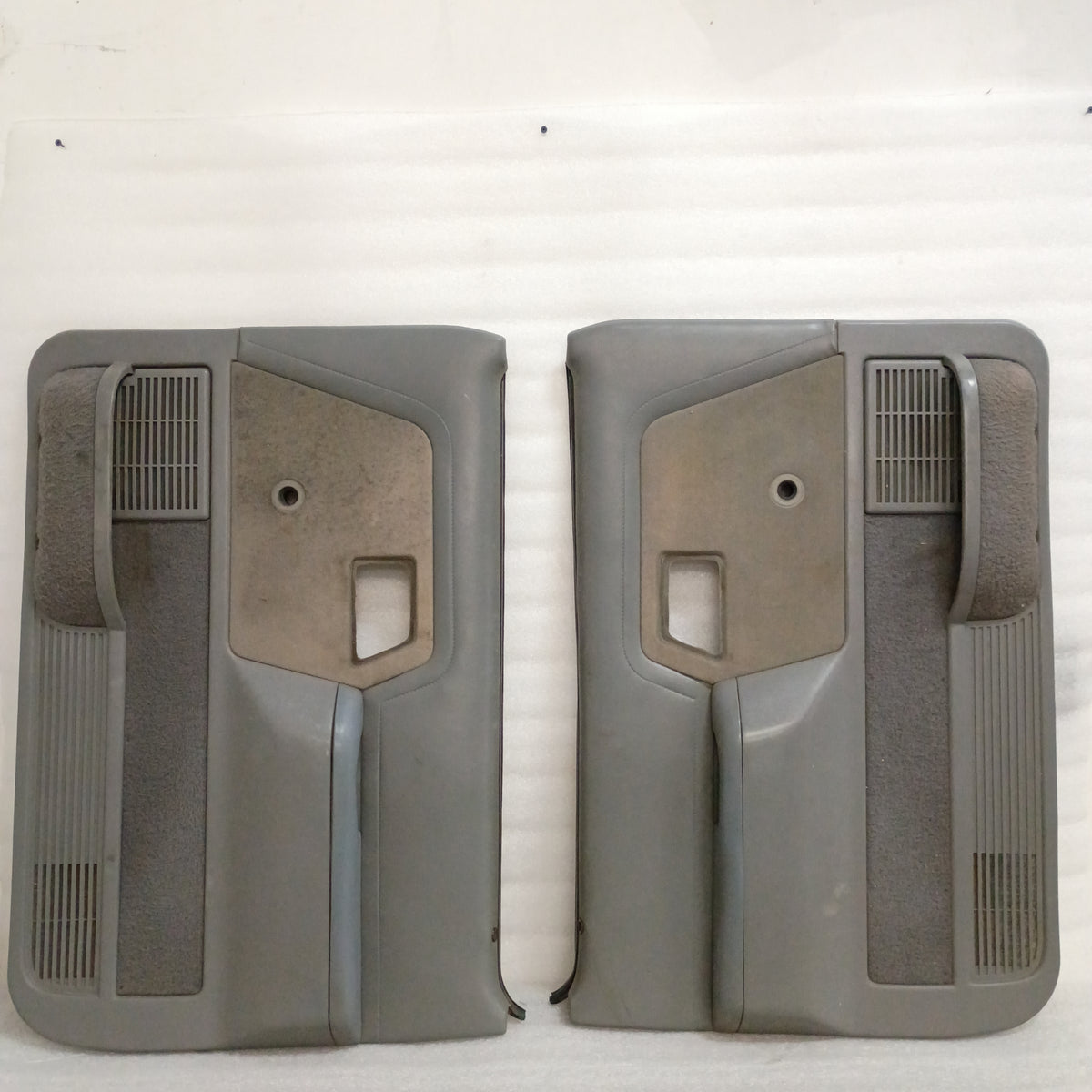 89-91 Gray Deluxe Door Panels Pair for Manual Windows (Used) Bronco II Ranger XLT