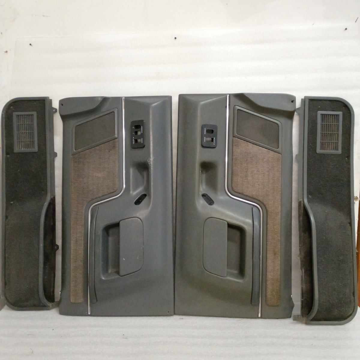 87-91 Deluxe Dark Gray Door Panel Set (Used) F150 F250 F350 Bronco XLT