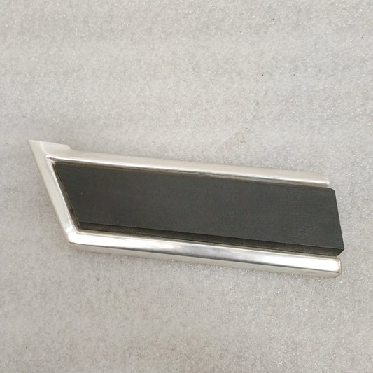 80-86 Left Front Fender Lower Side Trim Molding (Used) Ford F150 F250 F350 Bronco