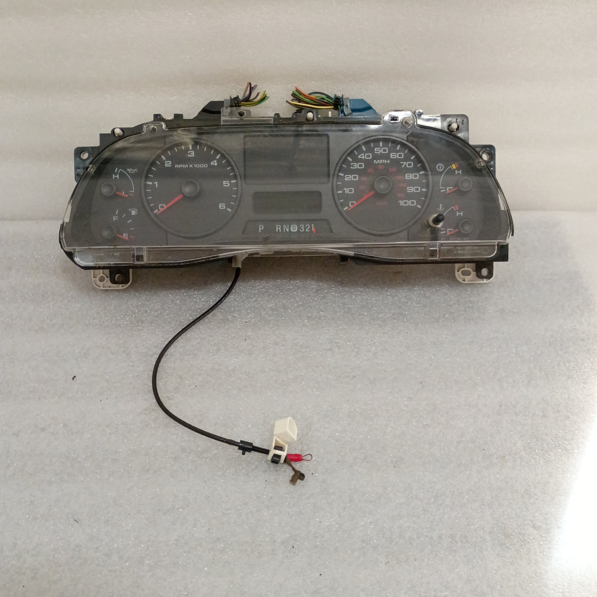 05-07 Gas Gauge Cluster with Tach (Used) F250 F350 Super Duty