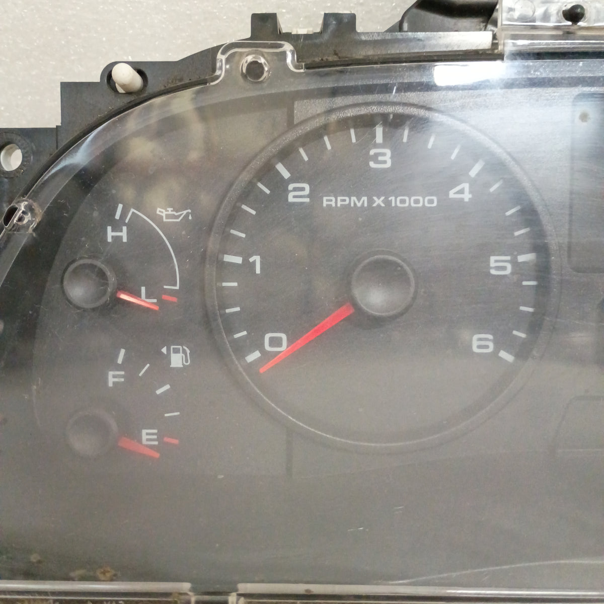 05-07 Gas Gauge Cluster with Tach (Used) F250 F350 Super Duty