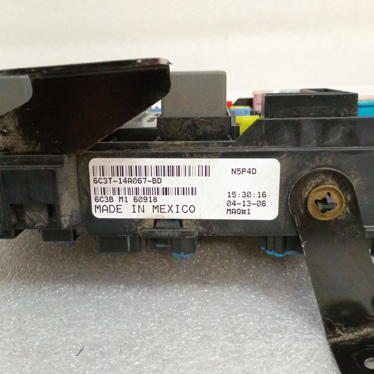 06-07 Interior Cabin Fuse Box Panel OEM (Used) F250 F350 Super Duty 6C3T-14A067-BD