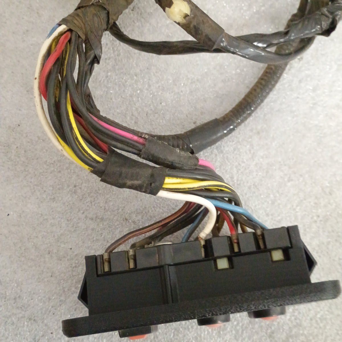 Ford power window and lock door wire harness with switches and connectors for 87-91 F150, F250, F350, Bronco.