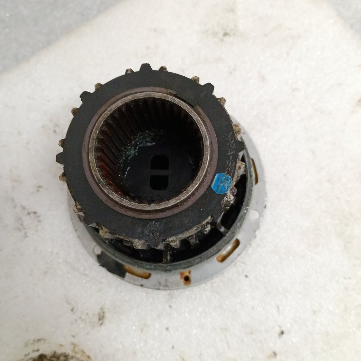 Ford manual locking hub for Dana 60/70 axles, compatible with 2005-2010 F-250/F-350 Super Duty, part number AC3Z3B396A.