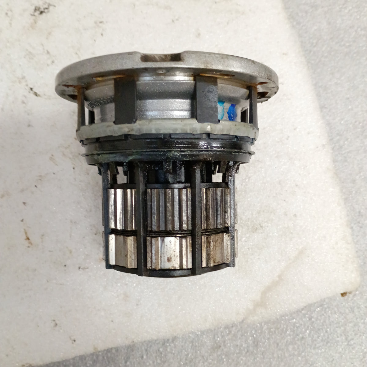 Ford Dana 60/70 manual locking hub for 2005-2010 F250/F350 Super Duty, compatible with front axles.