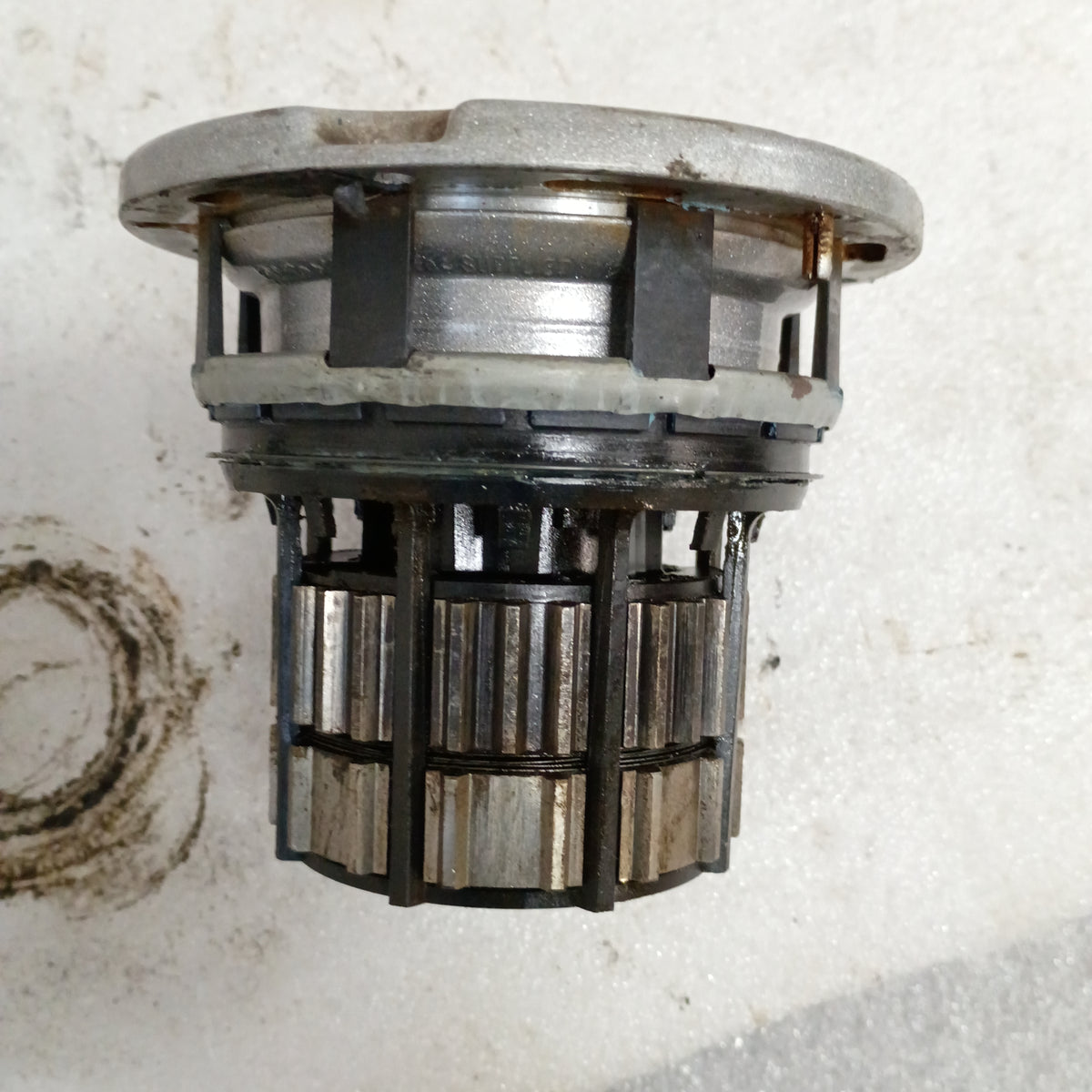 Ford Dana 60/70 manual locking hub for 2005-2010 Super Duty F250/F350, mountable on either side, part number AC3Z3B396A.