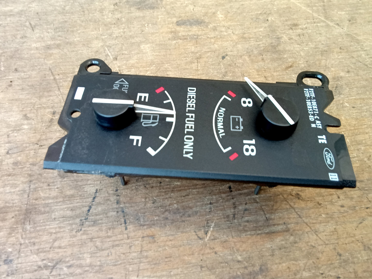 92-97 Volt/Battery and Diesel Fuel Gauge (Used) Ford F250 F350 Bronco OEM
