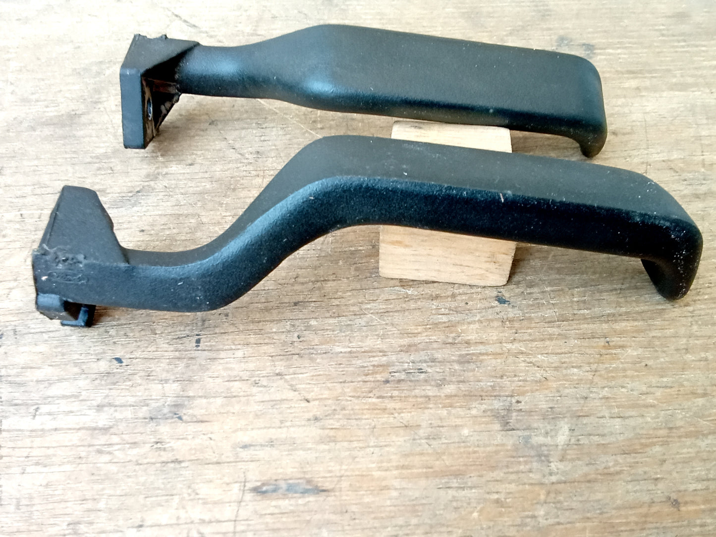 87-97 Black Door Handle Set (Used) Ford F150 F250 F350 Bronco OEM
