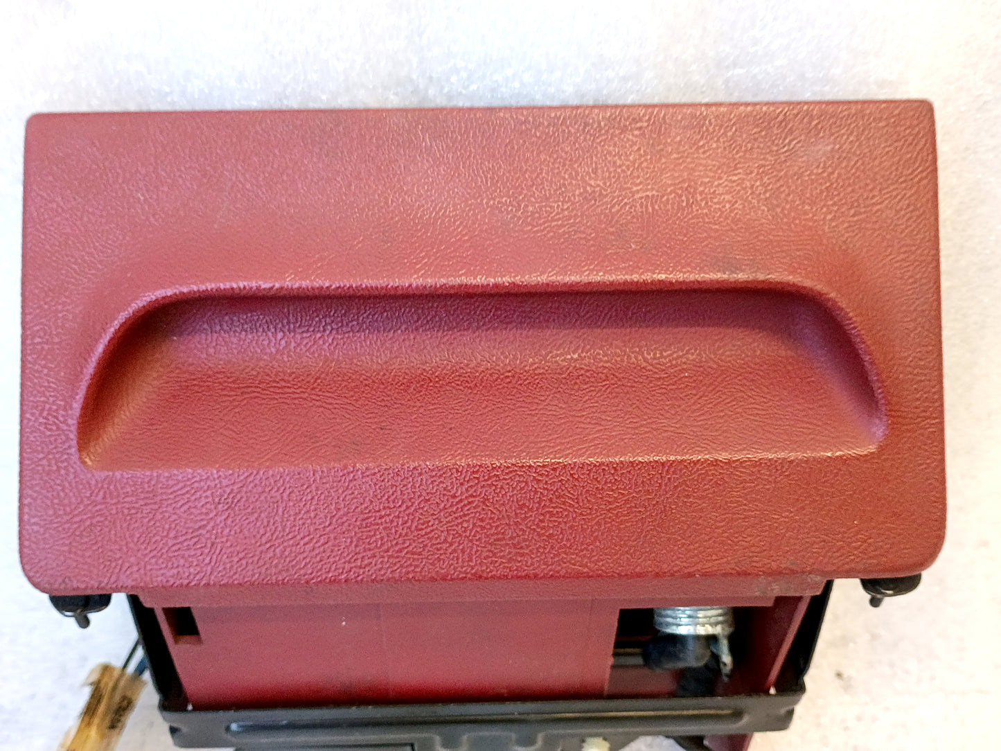 92-96 Light/Scarlet Red Ashtray Assembly (Used) Ford F150 F250 F350 Bronco
