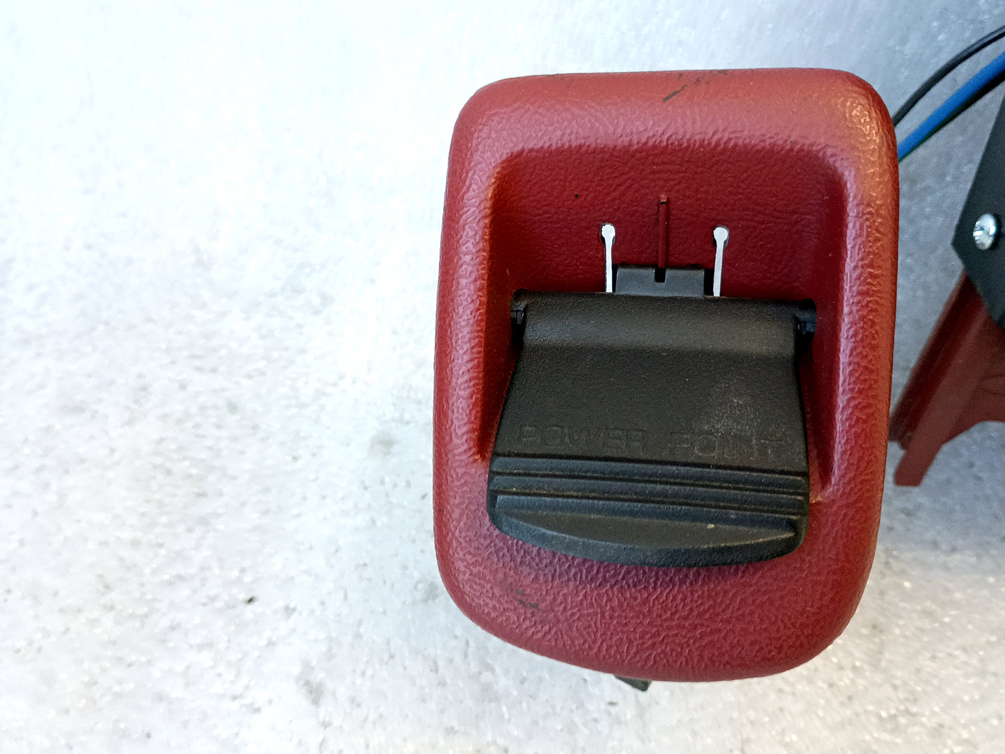 92-96 Light/Scarlet Red Ashtray Assembly (Used) Ford F150 F250 F350 Bronco