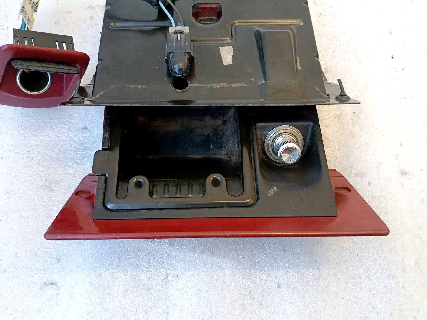 92-96 Light/Scarlet Red Ashtray Assembly (Used) Ford F150 F250 F350 Bronco