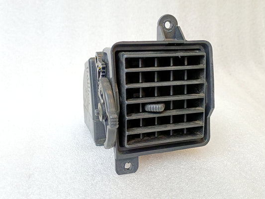 89-95 Left/Driver Side Dash AC Vent (Used) Toyota 4Runner Pickup OEM  55686-89102