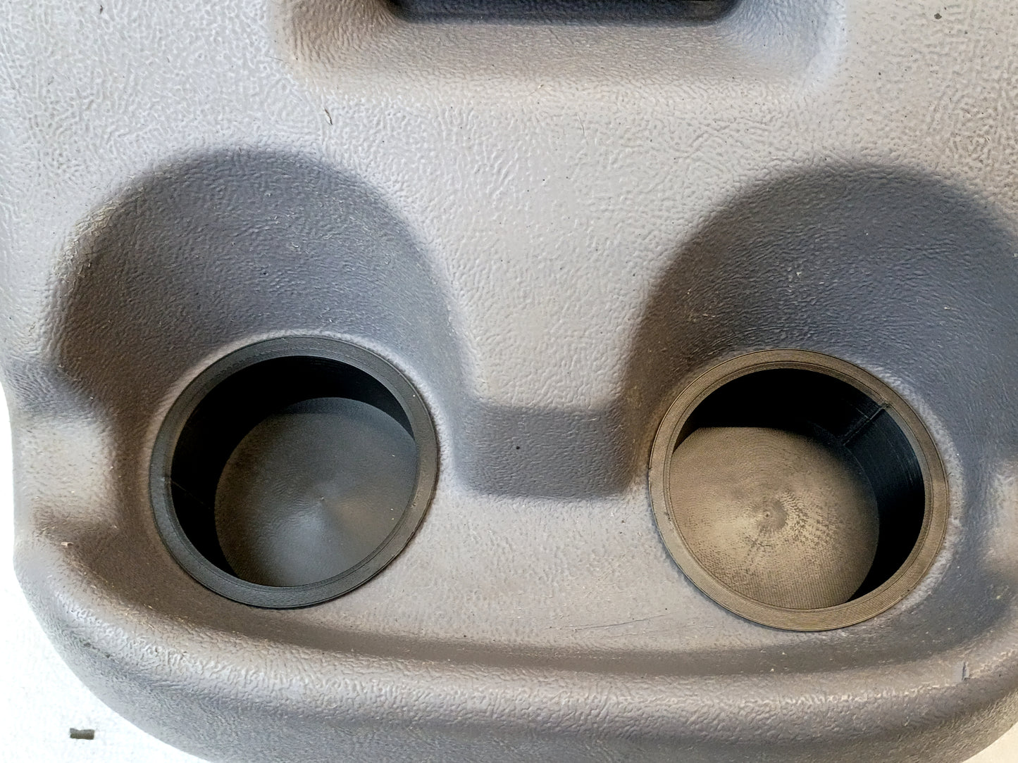 92-97 Light/Opal Gray Center Console New Cups, Latch (Used) F150 F250 F350 Bronco
