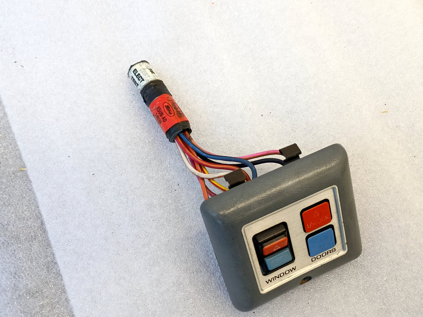 87-91 Light Gray Power Door Switch Right Pass (Used) Ranger Bronco II Econoline Van