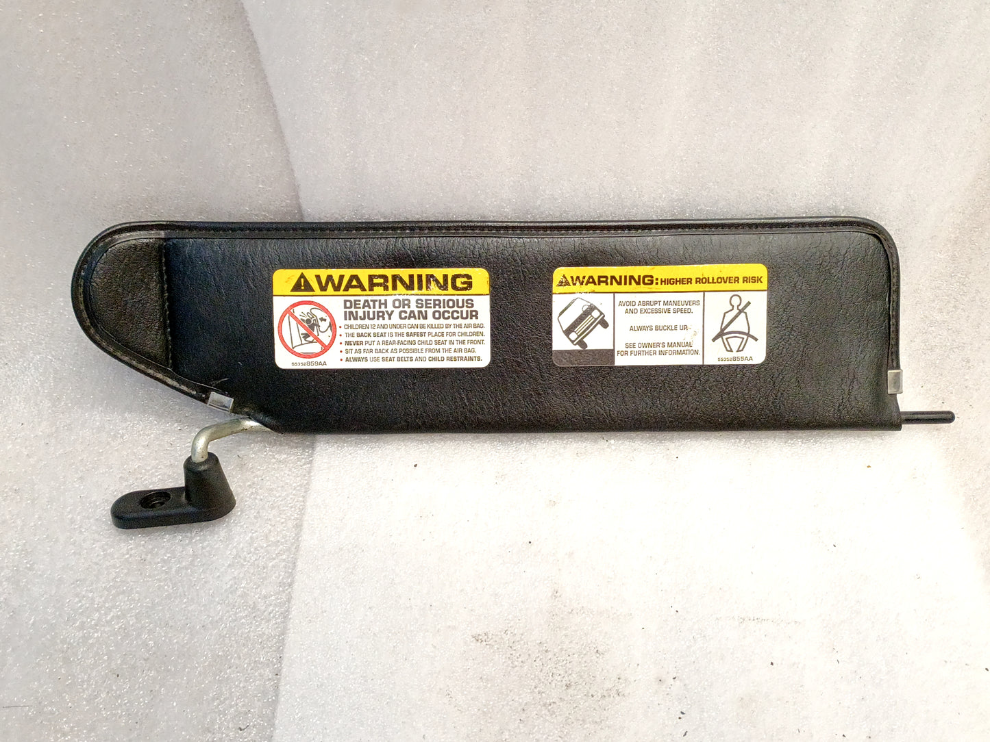 03-06 Sun Visors Black Left &n Right Pair (Used) Jeep Wrangler TJ OEM Parts