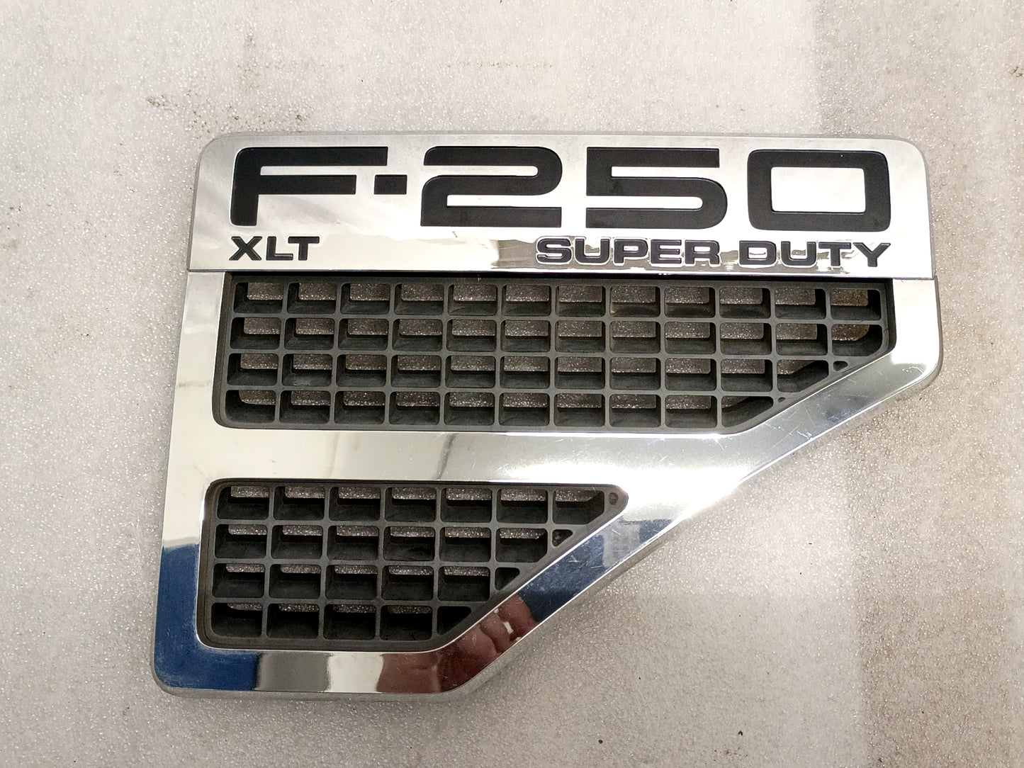 08-10 Right Fender Emblem  F-250 XLT Super Duty (Used) OEM Badge Grill Ford F250
