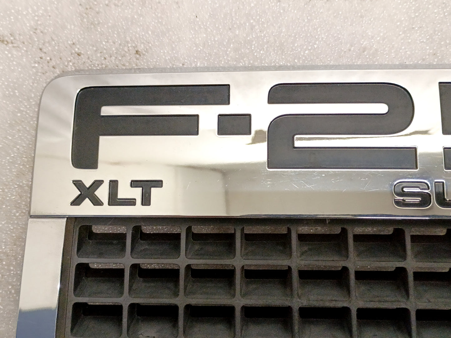 08-10 Right Fender Emblem  F-250 XLT Super Duty (Used) OEM Badge Grill Ford F250