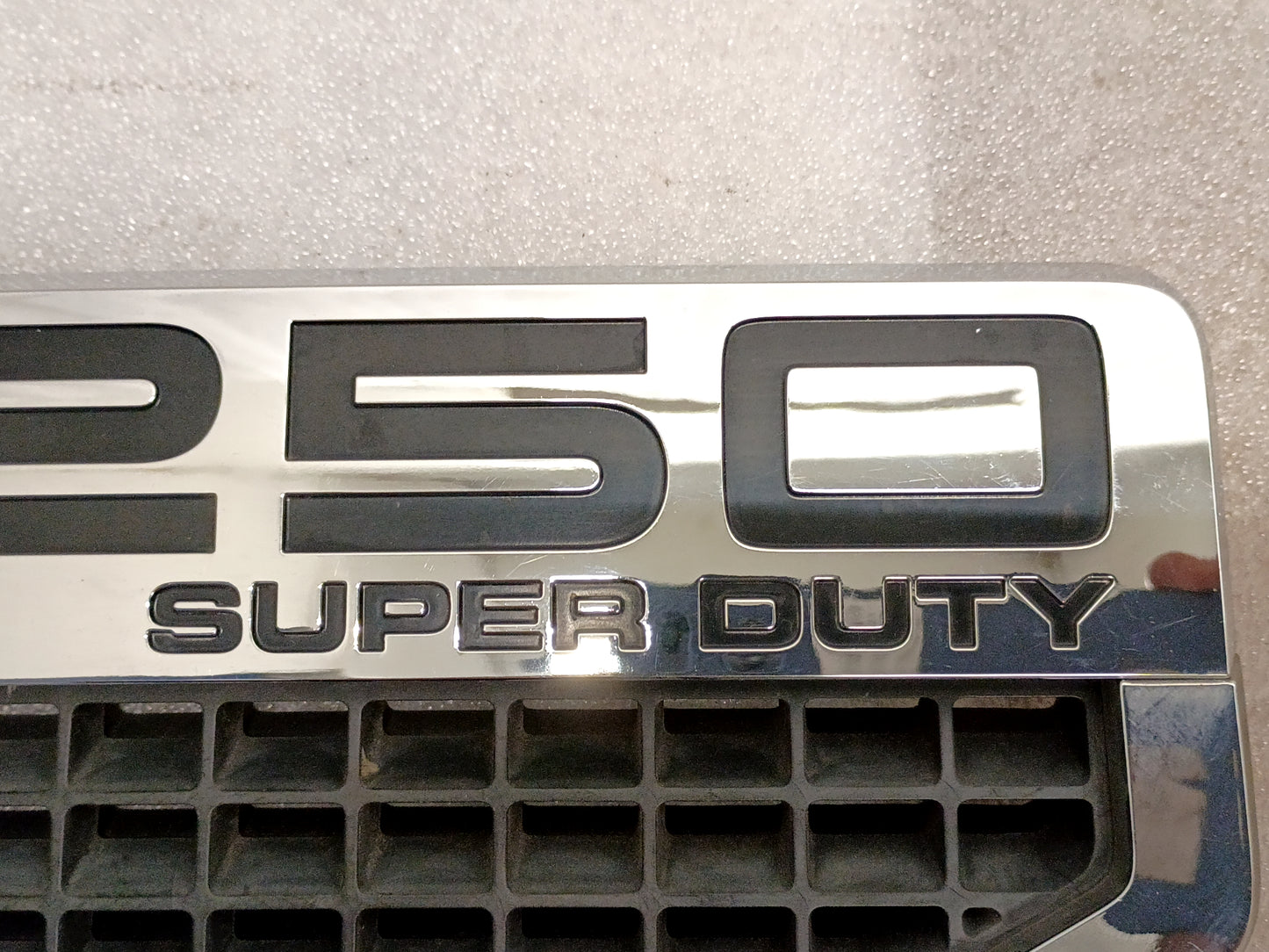 08-10 Right Fender Emblem  F-250 XLT Super Duty (Used) OEM Badge Grill Ford F250