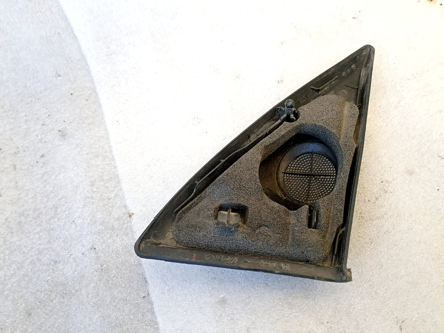 95-04 OEM Left Mirror Bolt Trim Speaker Cover (Used) Toyota Tacoma 4Runner 67492-35010