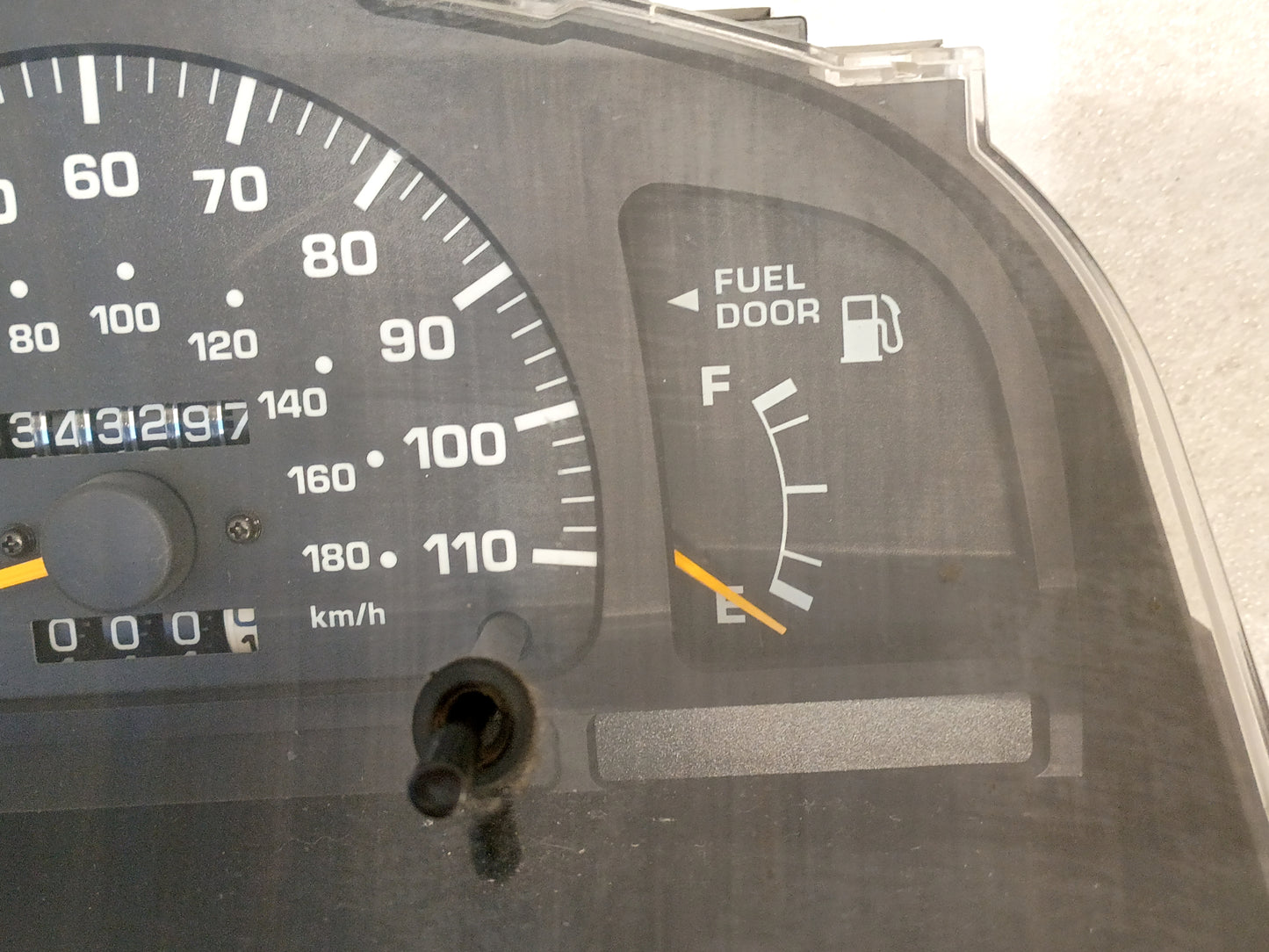 96-97 Toyota Gauge Cluster 343K Miles 6Cyl Electronic Speedo (Used) 4Runner/Pickup