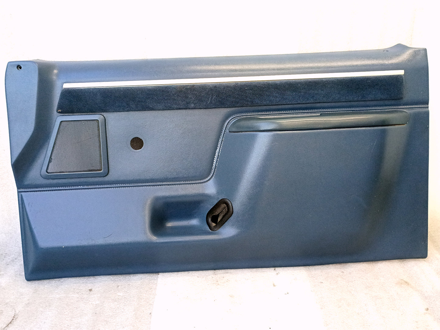 87-91 Deluxe Light Blue Door Panel Set Manual Windows (Used) F150 F250 F350 Bronco XLT