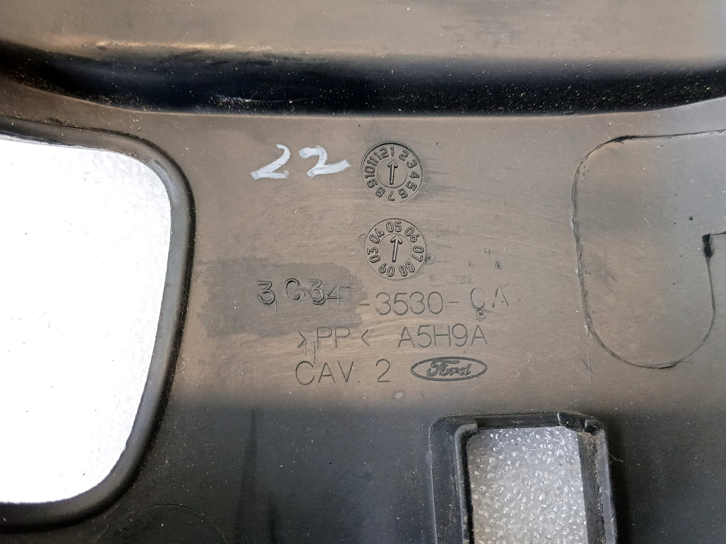 99-07 Auto Steering Column Trim -  WITHOUT TILT (Used) Ford F250 F350 Super Duty
