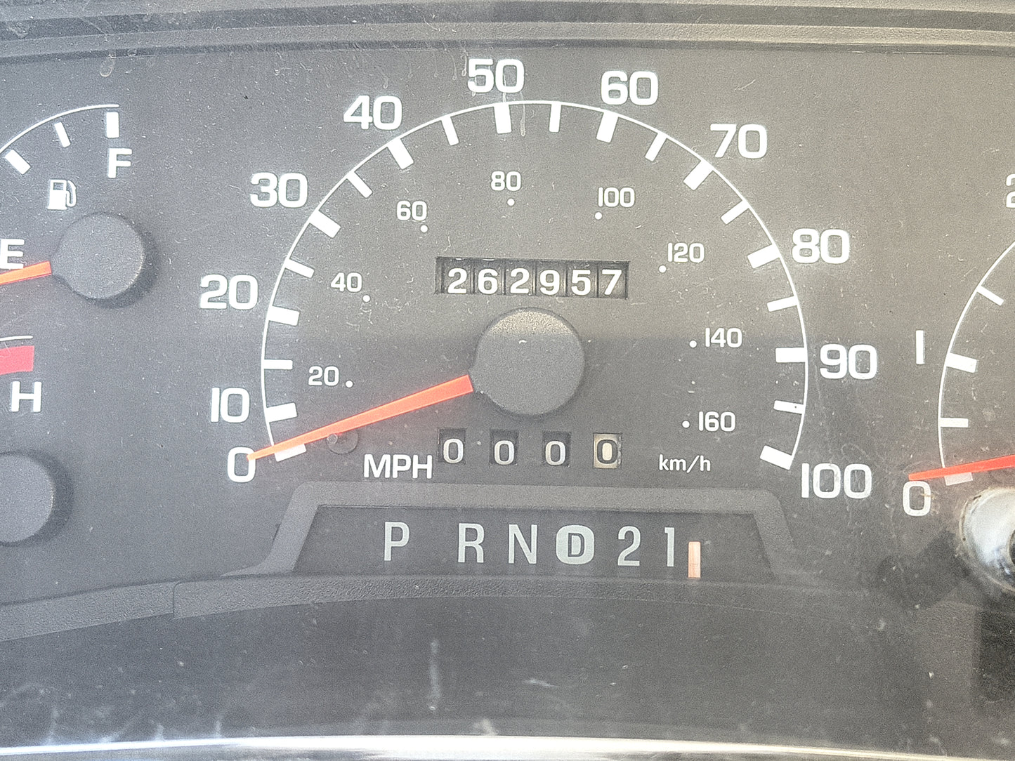99-01 Gas Gauge Cluster with Tach (Used) F250 F350 Super Duty