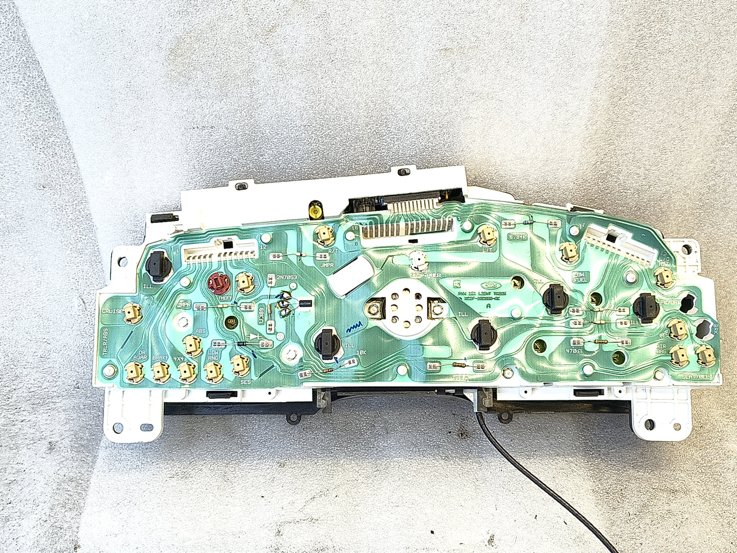 99-01 Gas Gauge Cluster with Tach (Used) F250 F350 Super Duty
