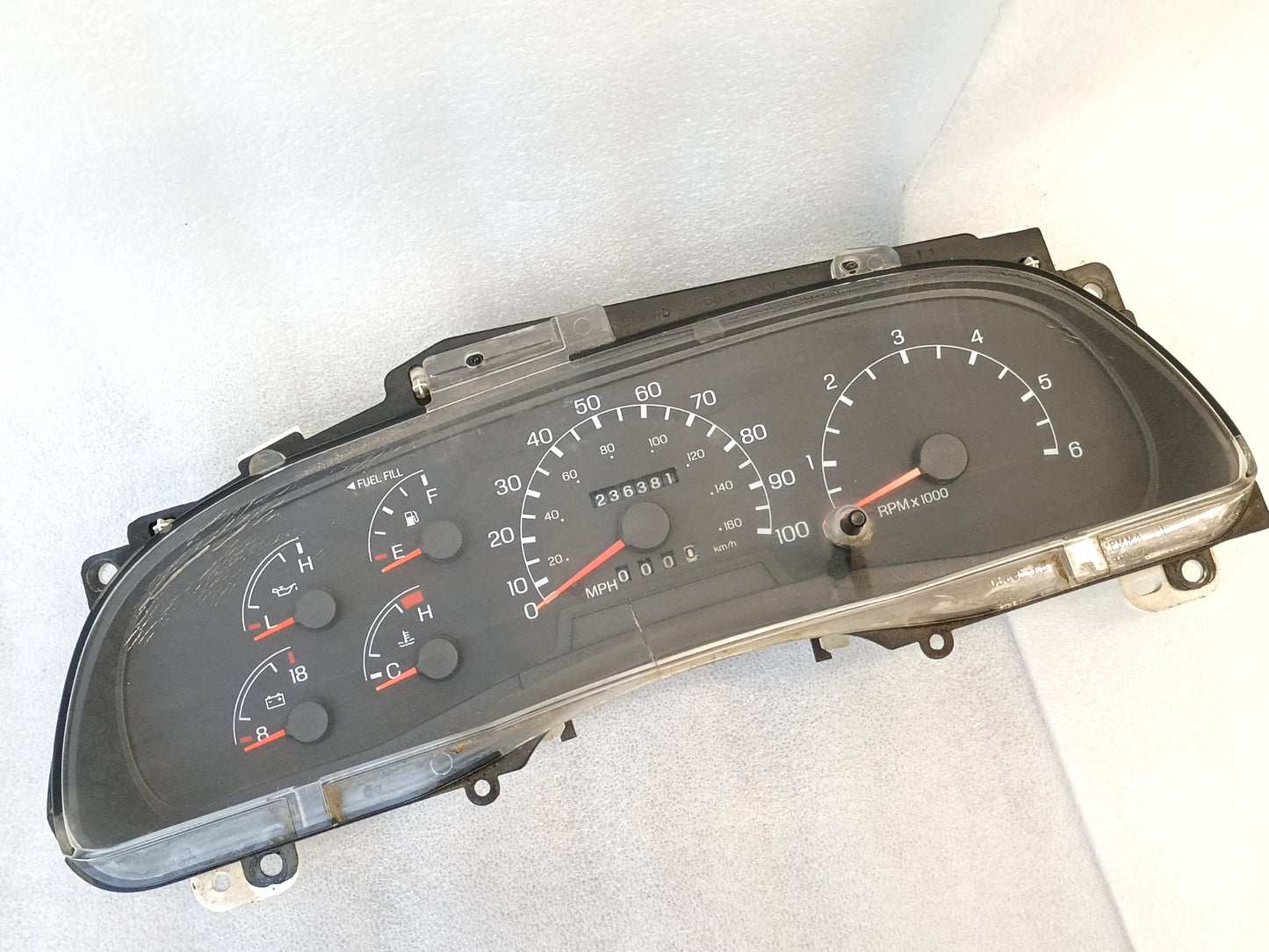 99-01 Gas Gauge Cluster with Tach (Used) F250 F350 Super Duty