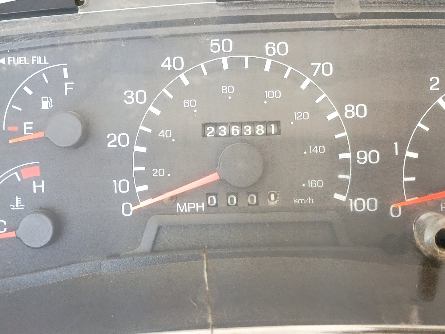 99-01 Gas Gauge Cluster with Tach (Used) F250 F350 Super Duty