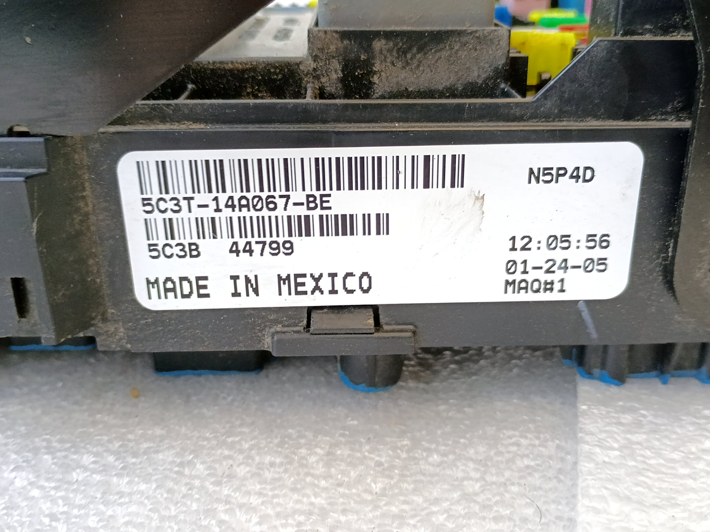 05-07 Fuse Panel/Box Interior Cabin 5C3T-14A067-BE (Used) OEM Ford F250 F350 Super Duty